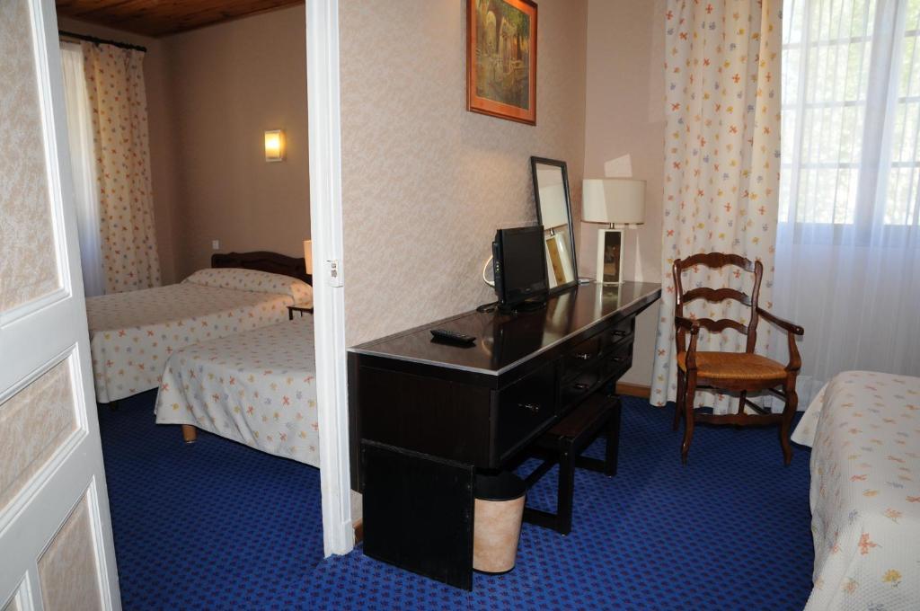 Grand Hotel Du Cours Sisteron Zimmer foto