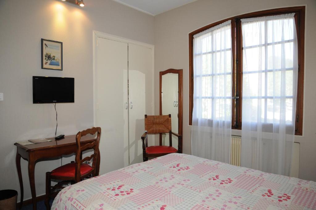 Grand Hotel Du Cours Sisteron Zimmer foto